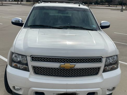 Used 2012 Chevrolet Avalanche LTZ image 4