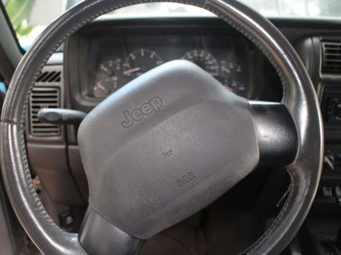 Used 2000 Jeep Cherokee Sport AWD/4WD image 10