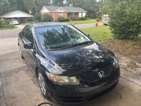 Used 2010 Honda Civic LX image 1