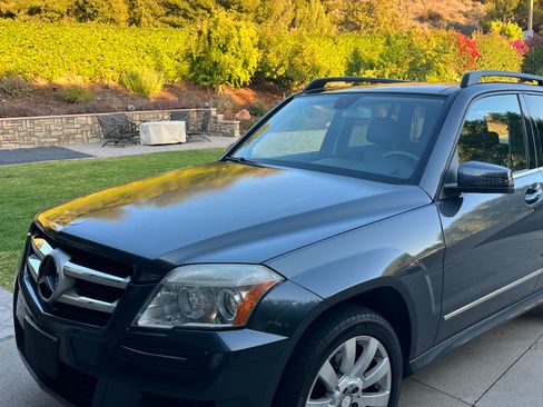Used 2011 Mercedes-Benz GLK 350 4MATIC image 1