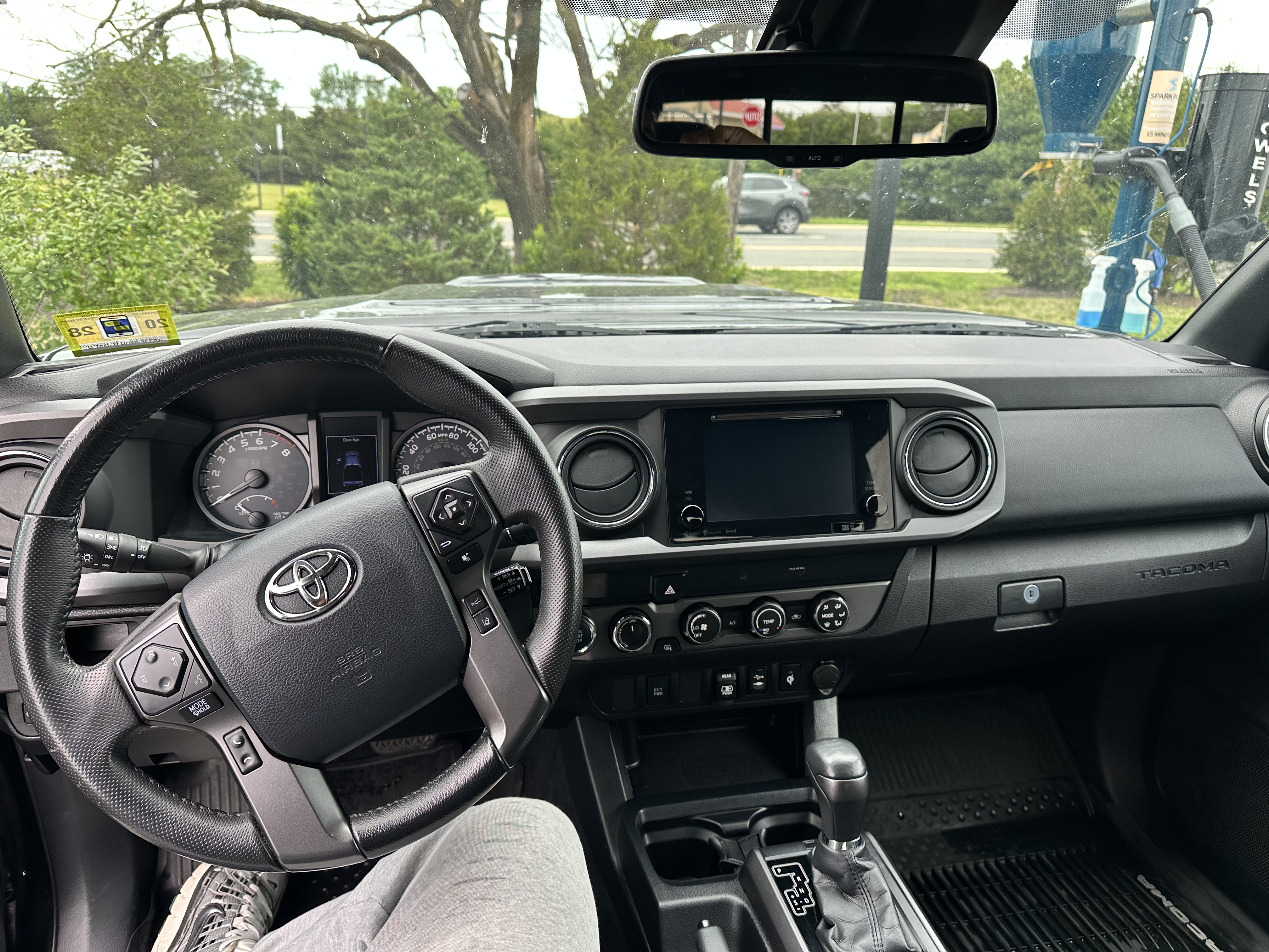 Used 2019 Toyota Tacoma TRD Sport AWD/4WD image 12