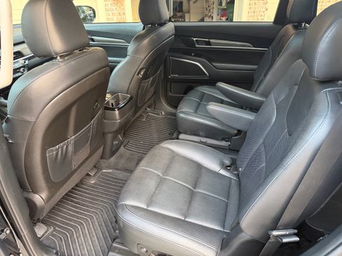 Used 2020 Kia Telluride SX image 9