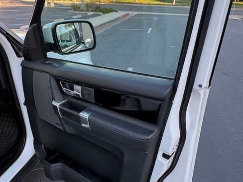 Used 2011 Land Rover LR4 HSE image 21
