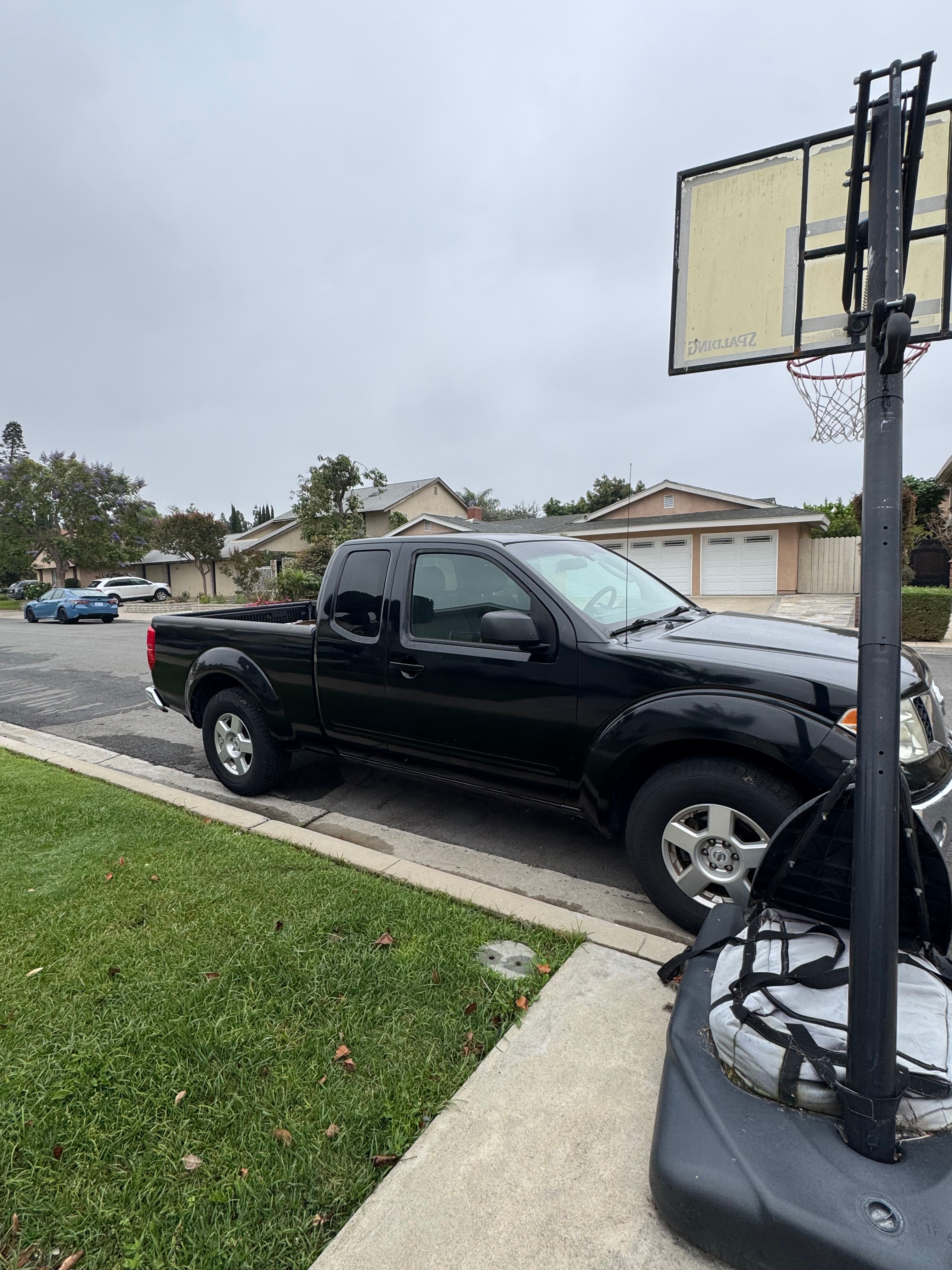 Used 2008 Nissan Frontier SE w/ SE Value Truck Pkg RWD image 2