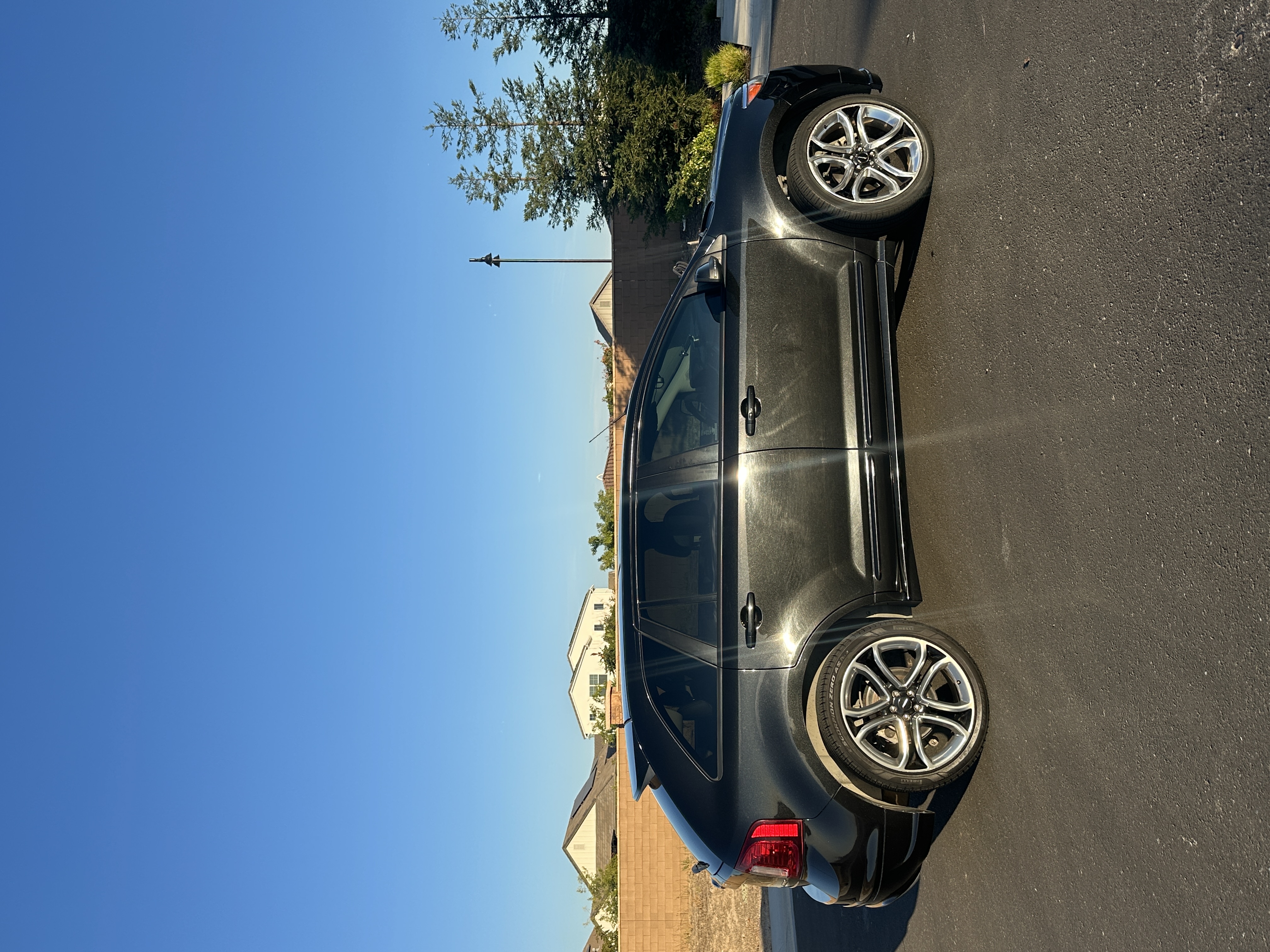 Used 2014 Ford Edge Sport w/ Driver Entry Package FWD image 2