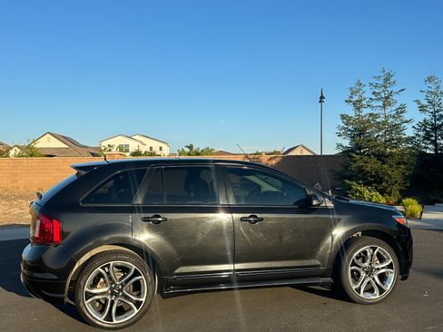 Used 2014 Ford Edge Sport w/ Driver Entry Package FWD image 2