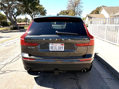 Used 2018 Volvo XC60 T6 Momentum w/ Convenience Package image 5