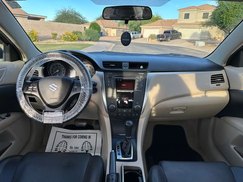 Used 2011 Suzuki Kizashi SE image 15