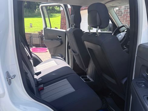 Used 2010 Jeep Liberty Sport AWD/4WD image 14