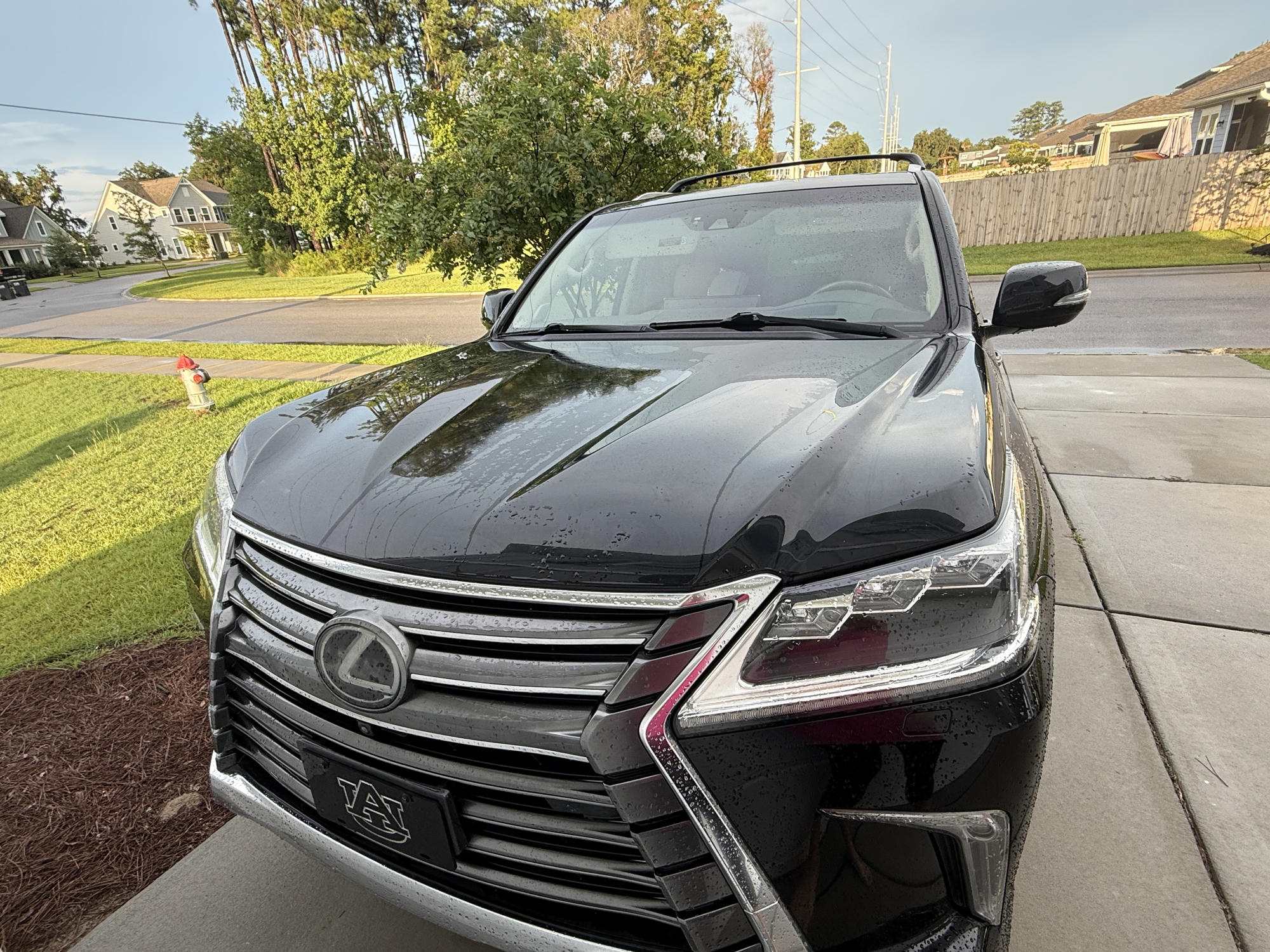 Used 2018 Lexus LX 570 4WD w/ Luxury Package image 1