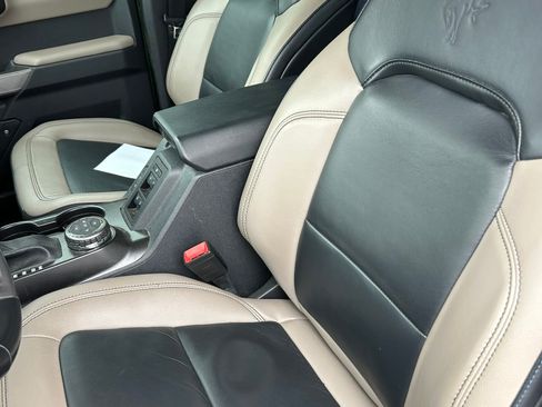 Used 2023 Ford Bronco Wildtrak image 16