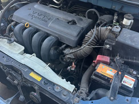 Used 2004 Toyota Matrix XR AWD/4WD image 6
