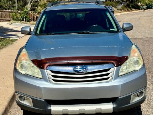 Used 2012 Subaru Outback 3.6R Limited w/ Moonroof Pkg AWD/4WD image 1