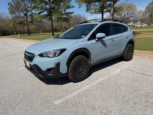 Used 2023 Subaru Crosstrek 2.0i Premium image 14