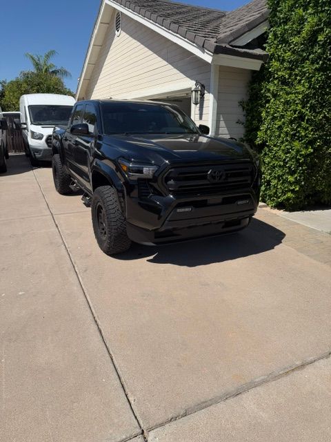 Used 2024 Toyota Tacoma SR5 AWD/4WD image 2