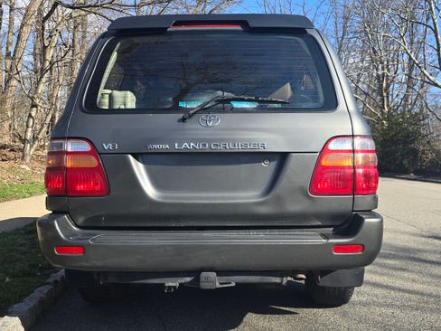 Used 2001 Toyota Land Cruiser image 9