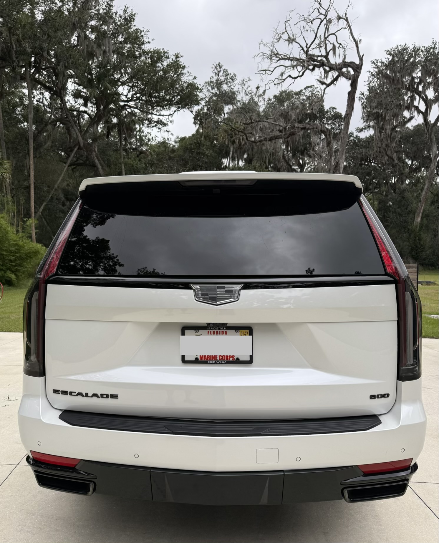 Used 2024 Cadillac Escalade Sport Platinum w/ LPO, ONYX Package AWD/4WD image 2