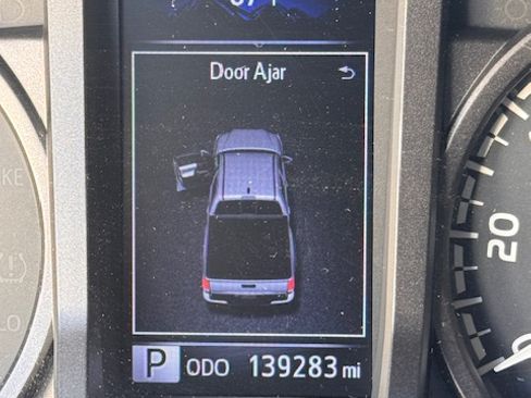 Used 2019 Toyota Tacoma TRD Sport image 10