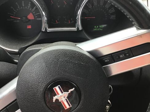 Used 2005 Ford Mustang GT Premium image 8