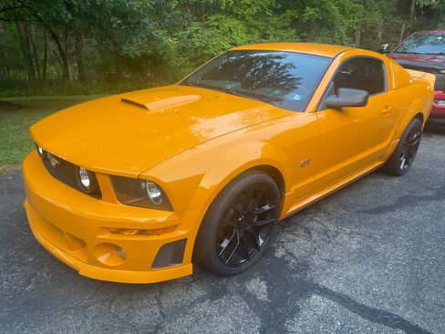 Used 2007 Ford Mustang GT Premium RWD image 4