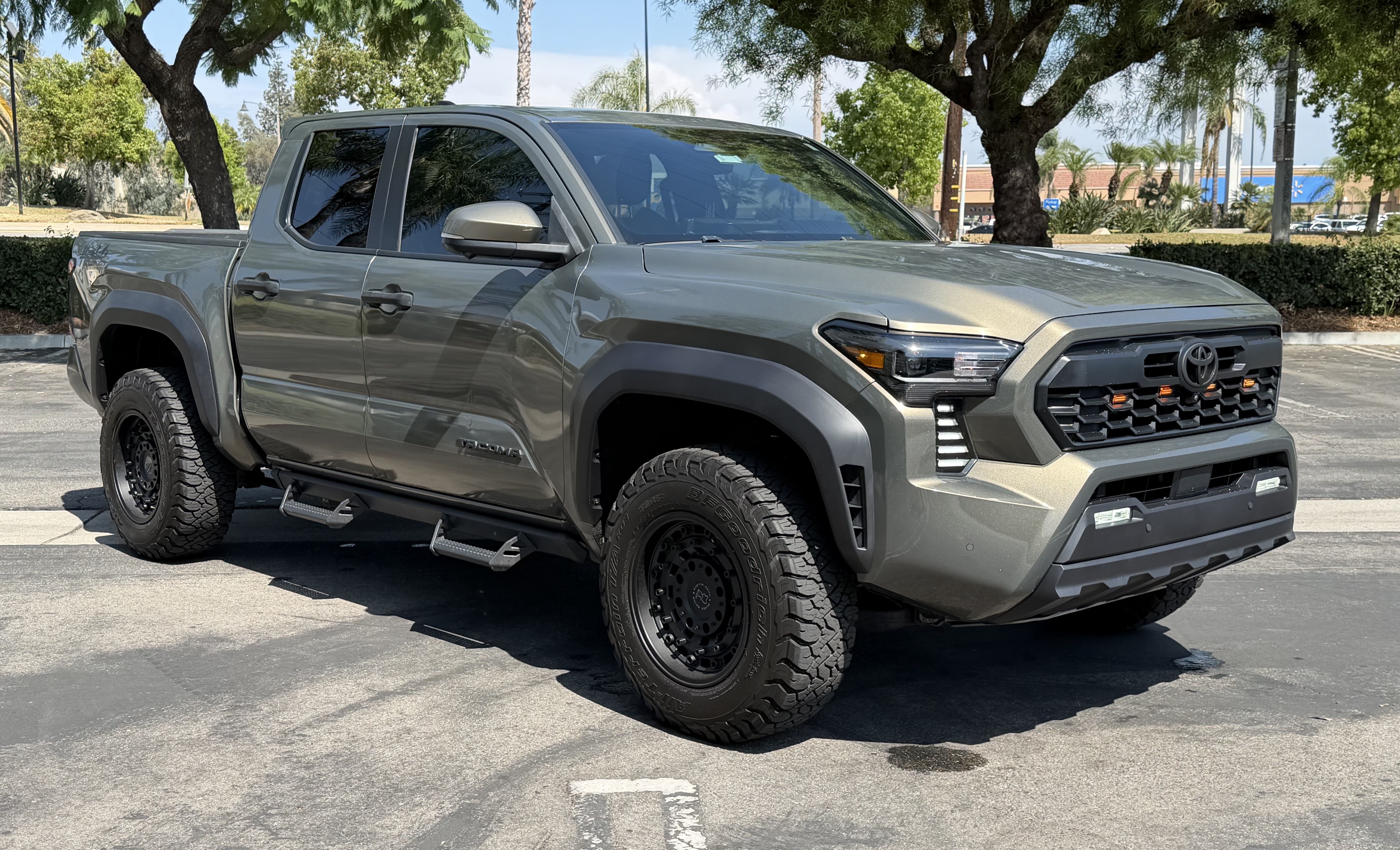 Used 2024 Toyota Tacoma TRD Off-Road w/ TRD Off Road Premium Package AWD/4WD image 15