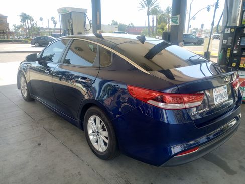 Used 2018 Kia Optima LX image 10