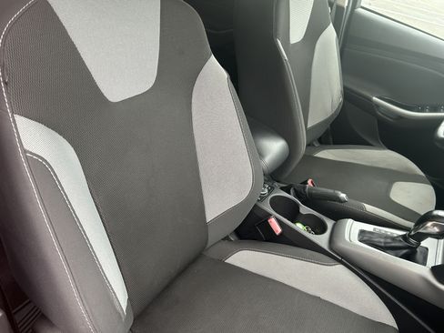 Used 2012 Ford Focus SE w/ SE Sport Pkg image 27