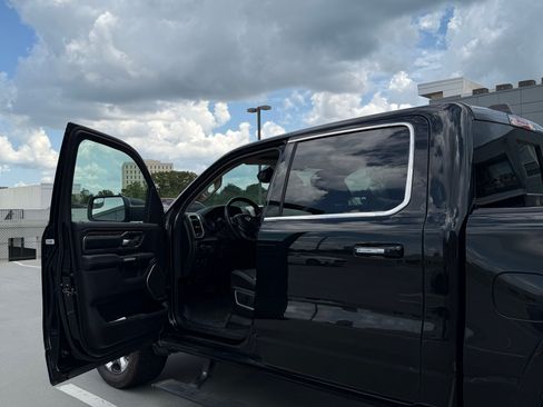 Used 2019 RAM 1500 Laramie AWD/4WD image 31