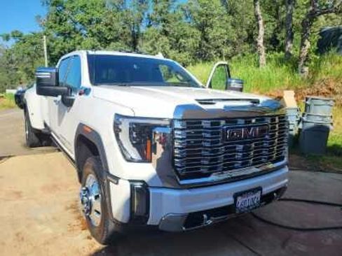 Used 2025 GMC Sierra 3500 Denali w/ Denali Reserve Package image 5