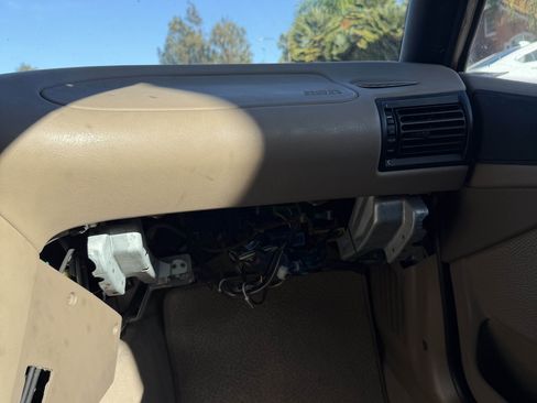 Used 1997 BMW Z3 1.9 image 10