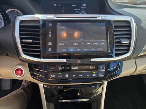 Used 2017 Honda Accord EX-L image 13