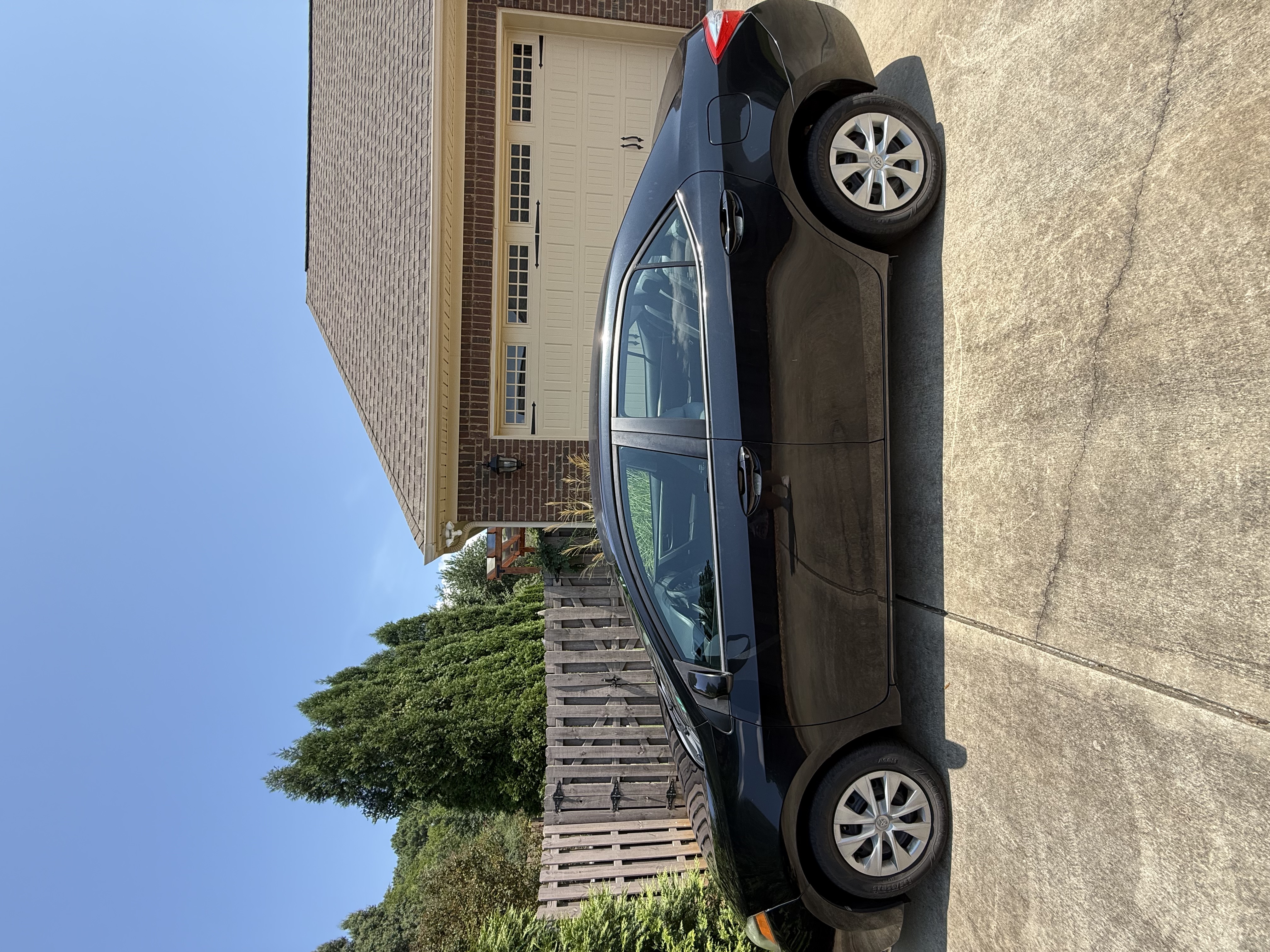 Used 2014 Toyota Corolla L FWD image 1
