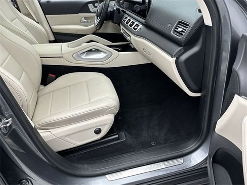 Used 2022 Mercedes-Benz GLS 450 4MATIC image 12