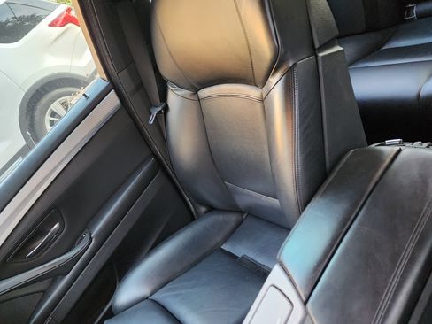 Used 2013 BMW 550i Sedan image 16