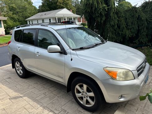 Used 2008 Toyota RAV4 Limited AWD/4WD image 1