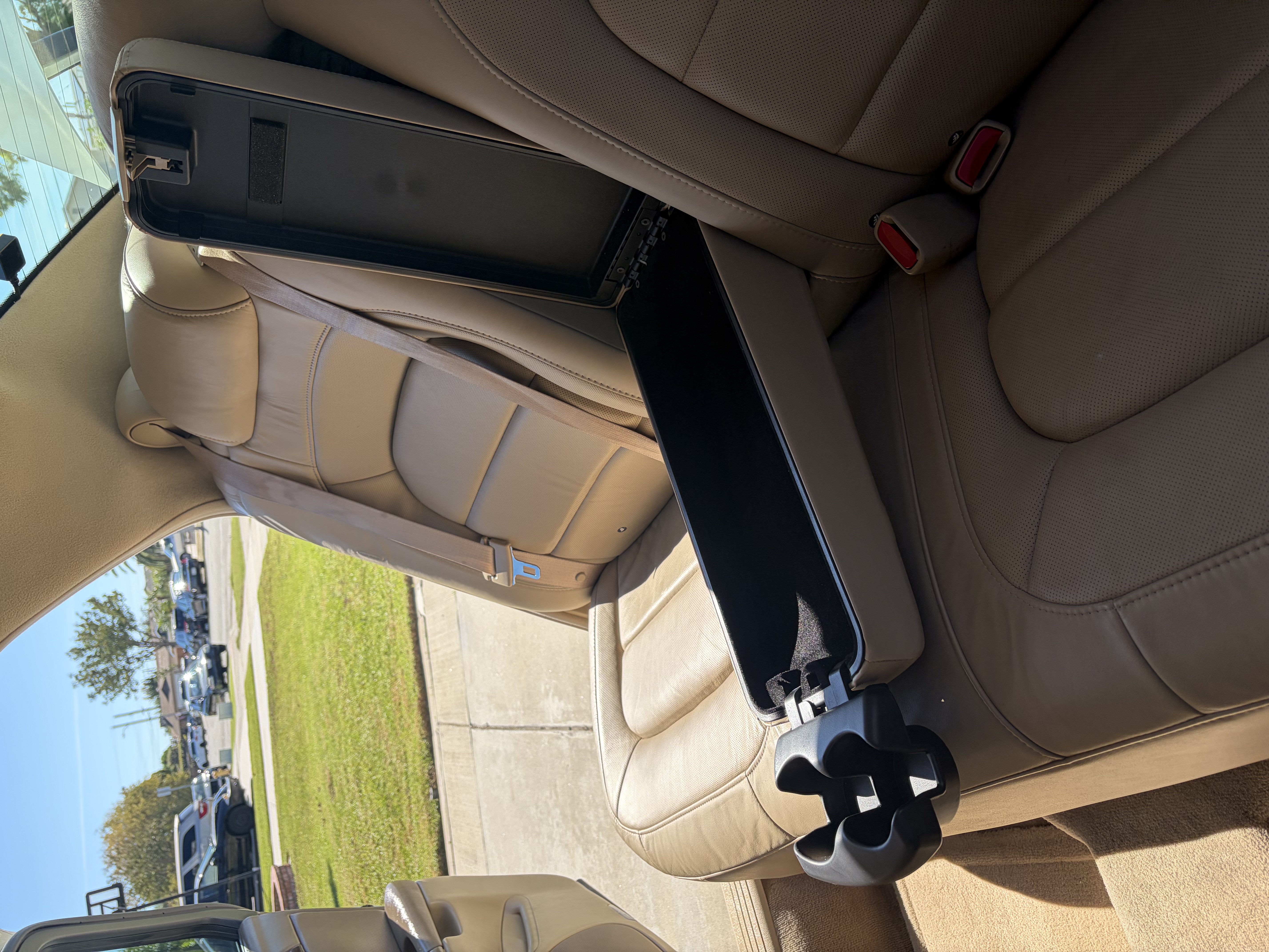 Used 2004 Cadillac De Ville DTS w/ Equipment Group FWD image 13