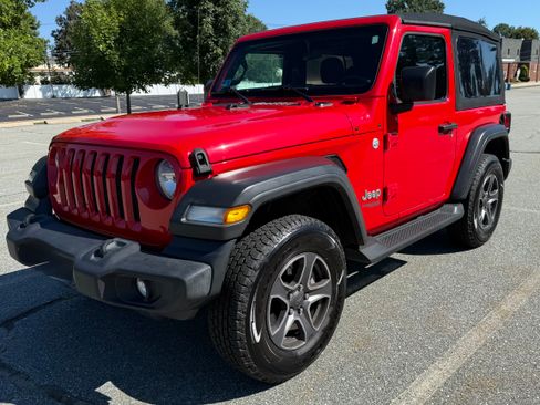 Used 2018 Jeep Wrangler Sport AWD/4WD image 2