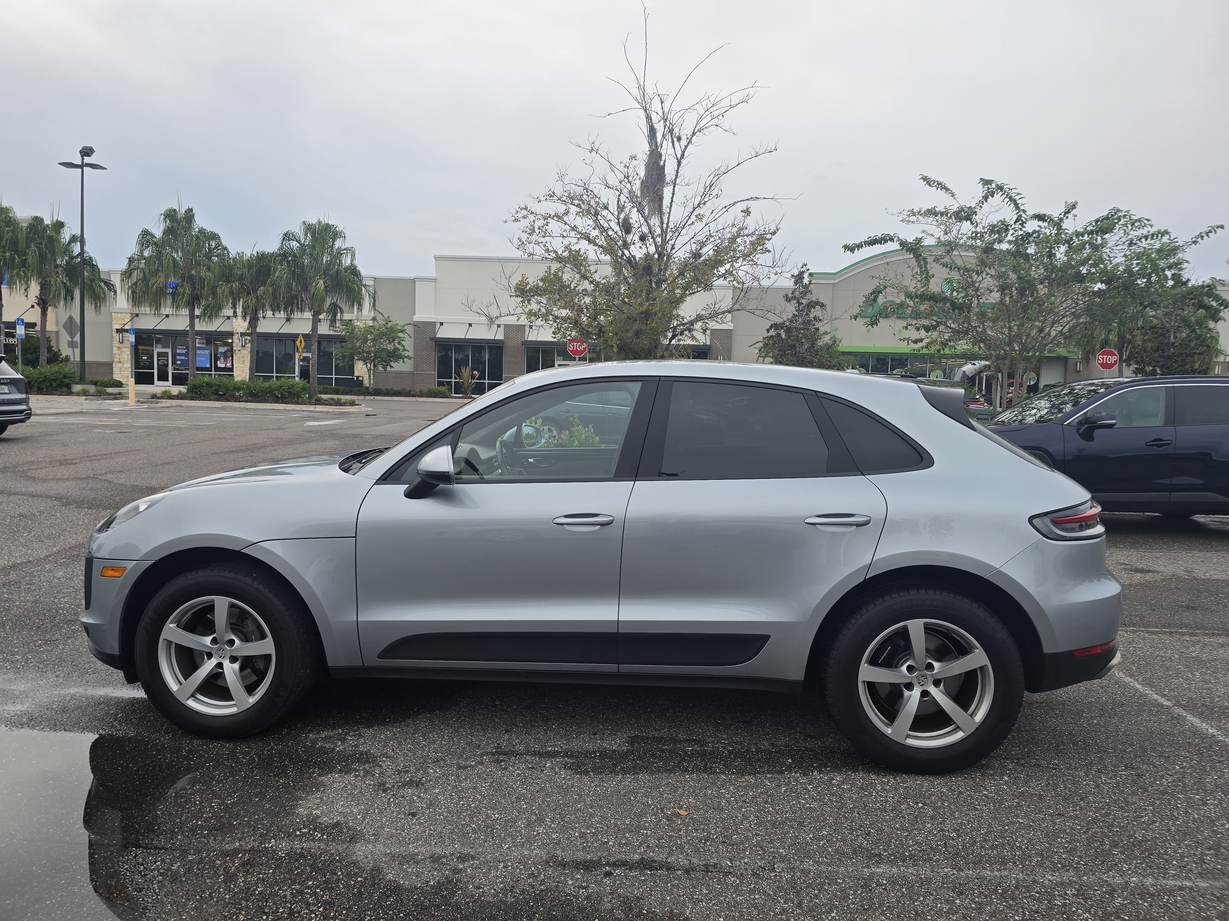 Used 2019 Porsche Macan AWD/4WD image 17