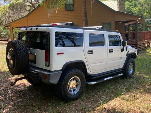 Used 2005 HUMMER H2 w/ Preferred Equipment Group image 2