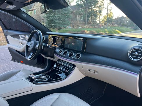 Used 2017 Mercedes-Benz E 300 4MATIC image 11