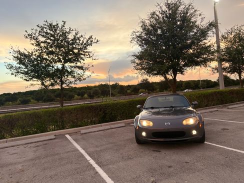 Used 2007 MAZDA MX-5 Miata Touring RWD image 10