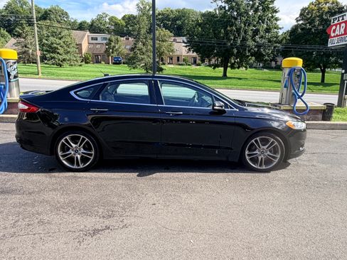 Used 2016 Ford Fusion Titanium FWD image 2