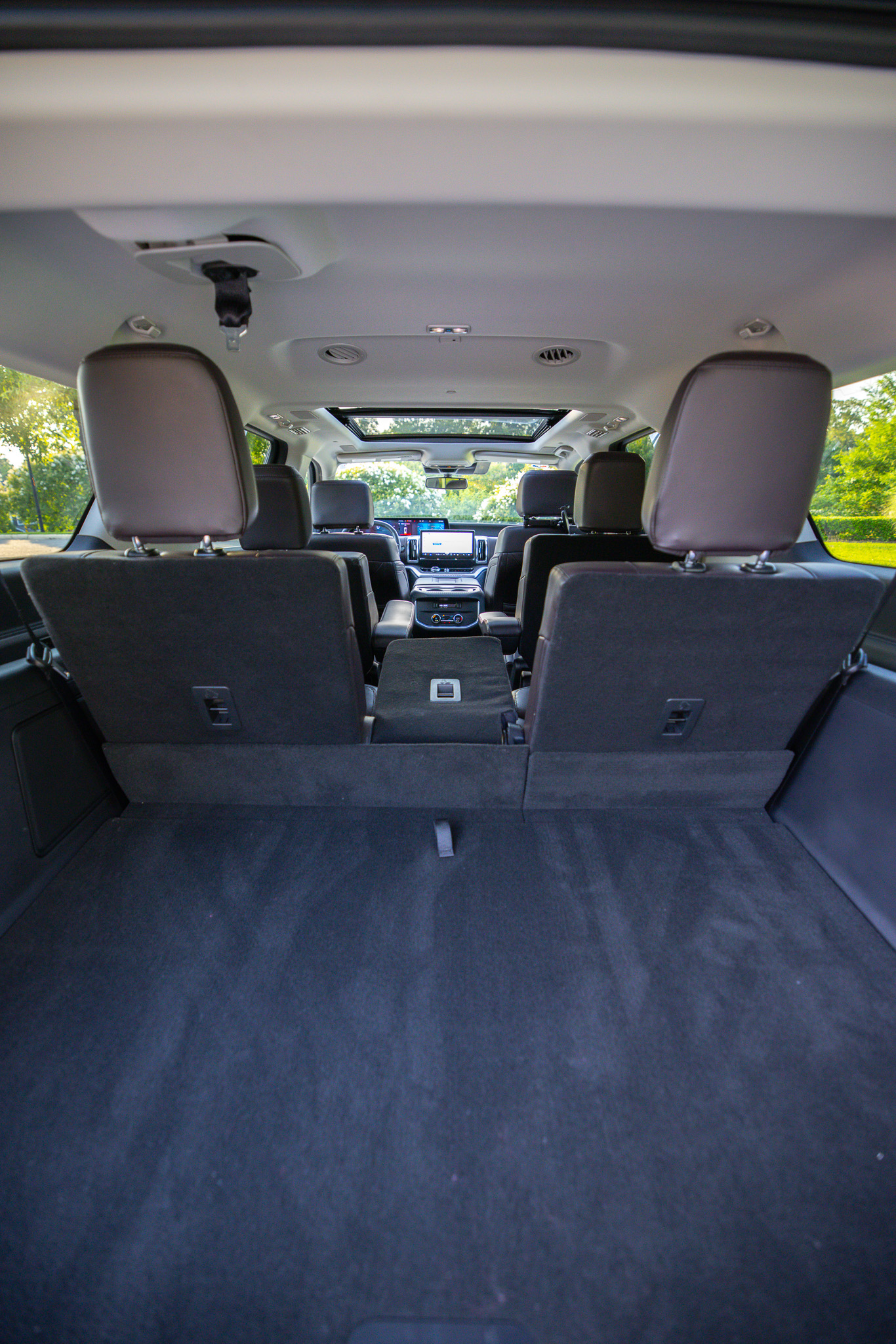 Used 2025 Ford Expedition Max Platinum w/ Platinum Ultimate Package AWD/4WD image 30