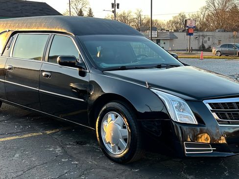 Used 2001 Cadillac De Ville Sedan image 2