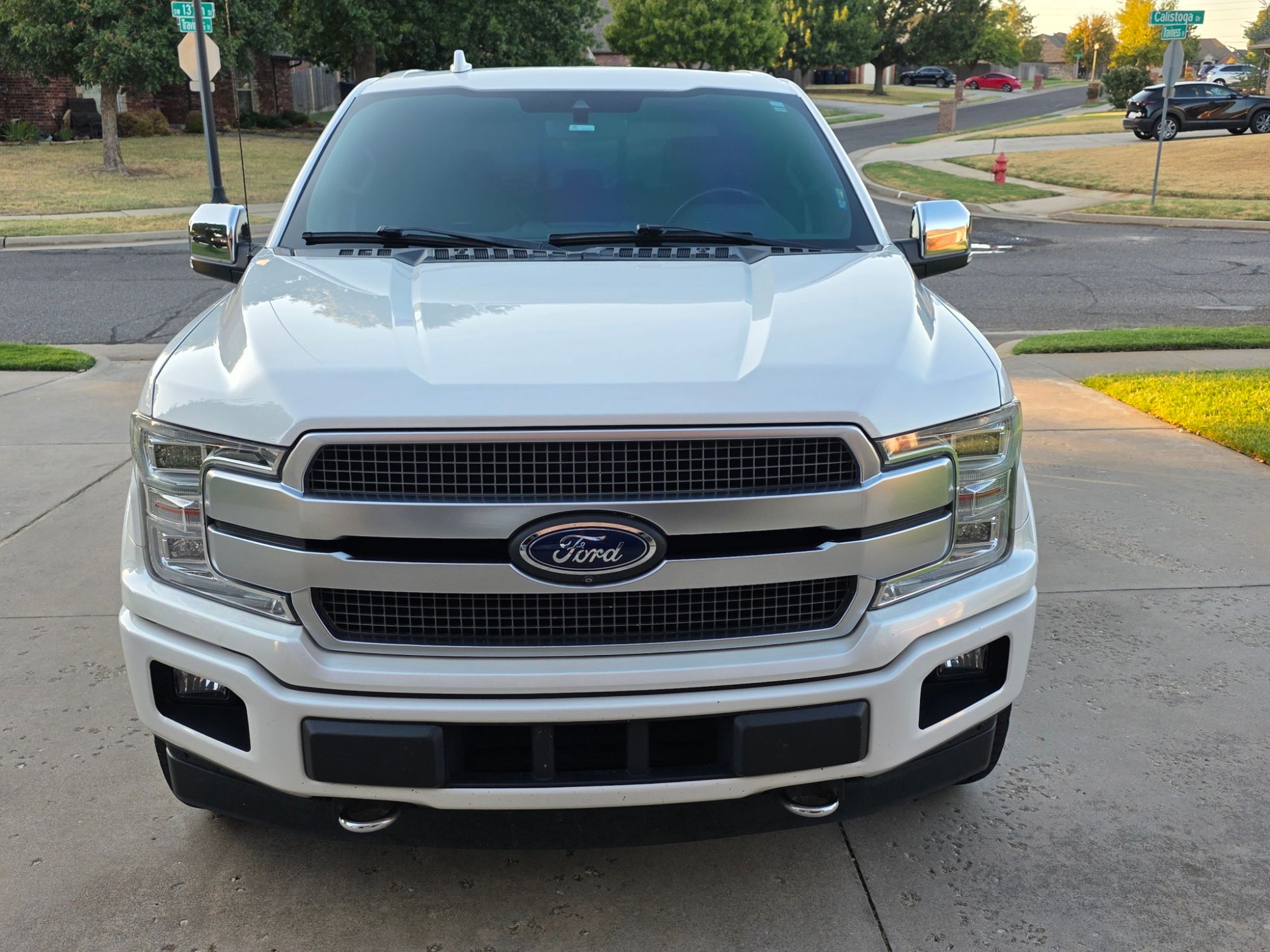 Used 2019 Ford F150 Platinum w/ Equipment Group 701A Luxury AWD/4WD image 2