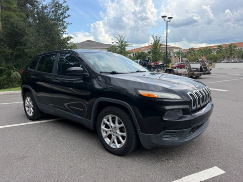 Used 2014 Jeep Cherokee Sport FWD image 8
