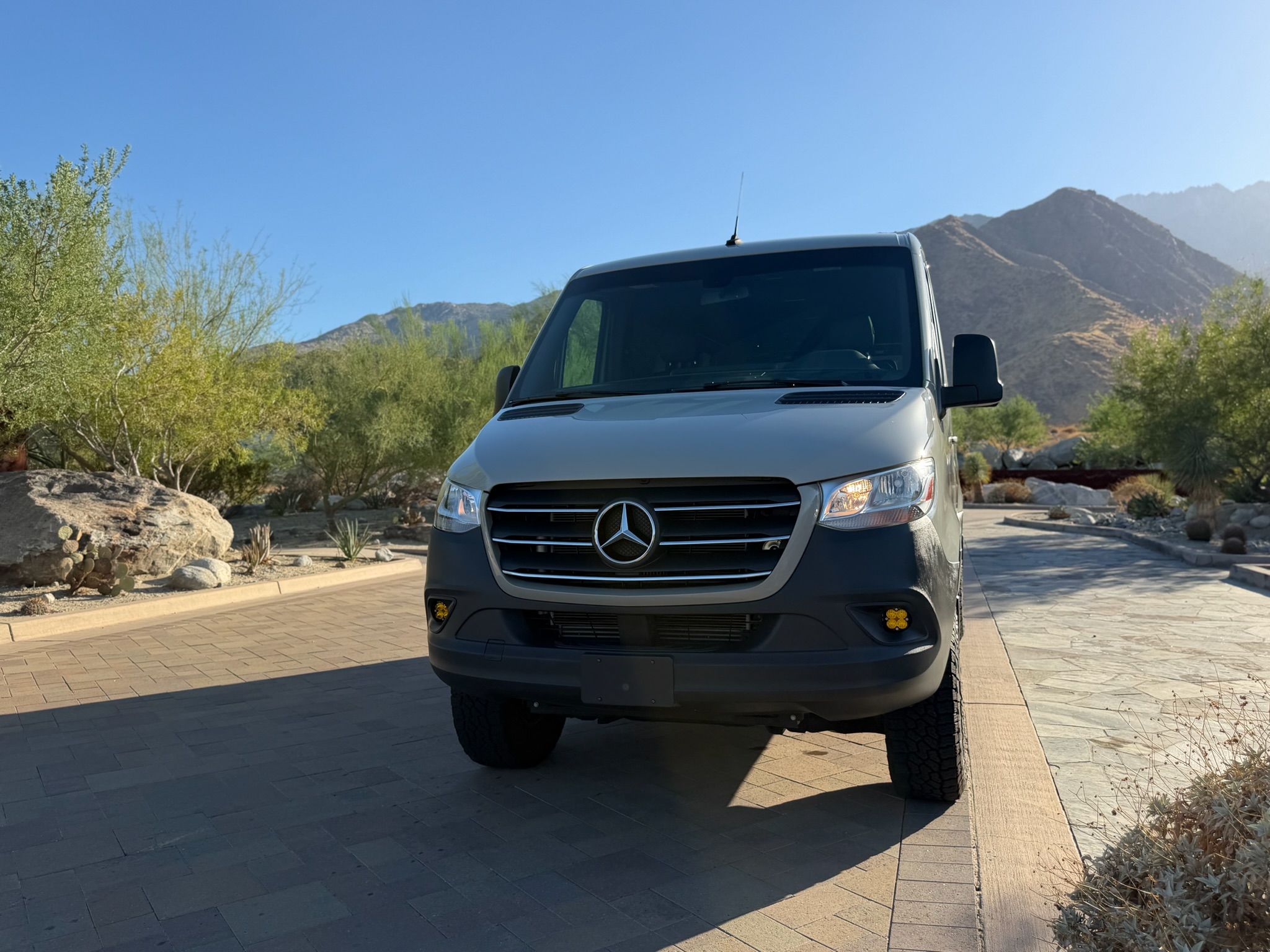 Used 2021 Mercedes-Benz Sprinter 2500 image 2