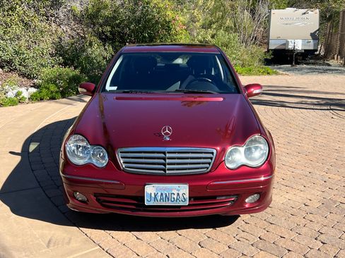 Used 2005 Mercedes-Benz C 320 Sedan image 2