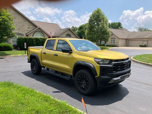 Used 2023 Chevrolet Colorado Trail Boss w/ Technology Package AWD/4WD image 6