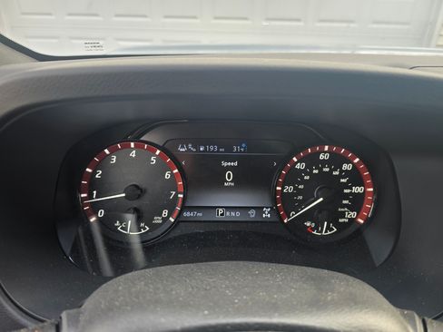 Used 2025 Nissan Frontier PRO-4X w/ Pro Convenience Package image 10